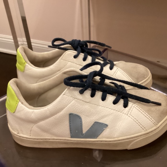 Veja sneakers kids size 35 European - Picture 2 of 4